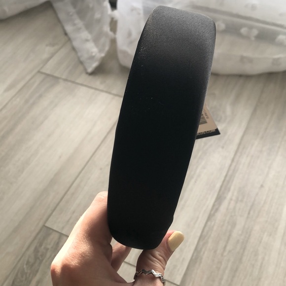 Lulus Black Padded Headband - Picture 2 of 3